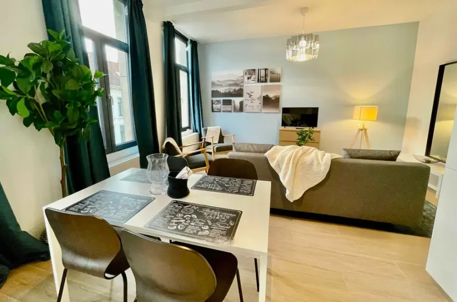 standard suite antwerp fashion district