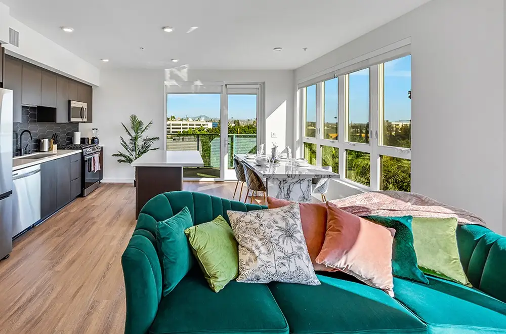 2-Bedroom East Hollywood Upscale Apartments