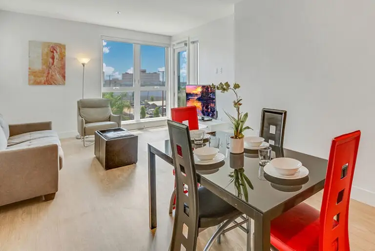 llewellyn dining area