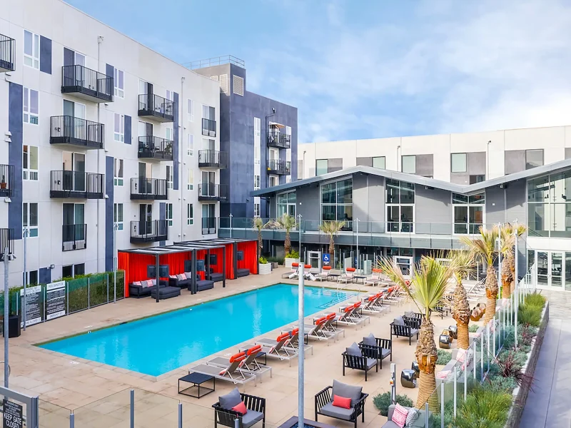 llewellyn downtown la suites