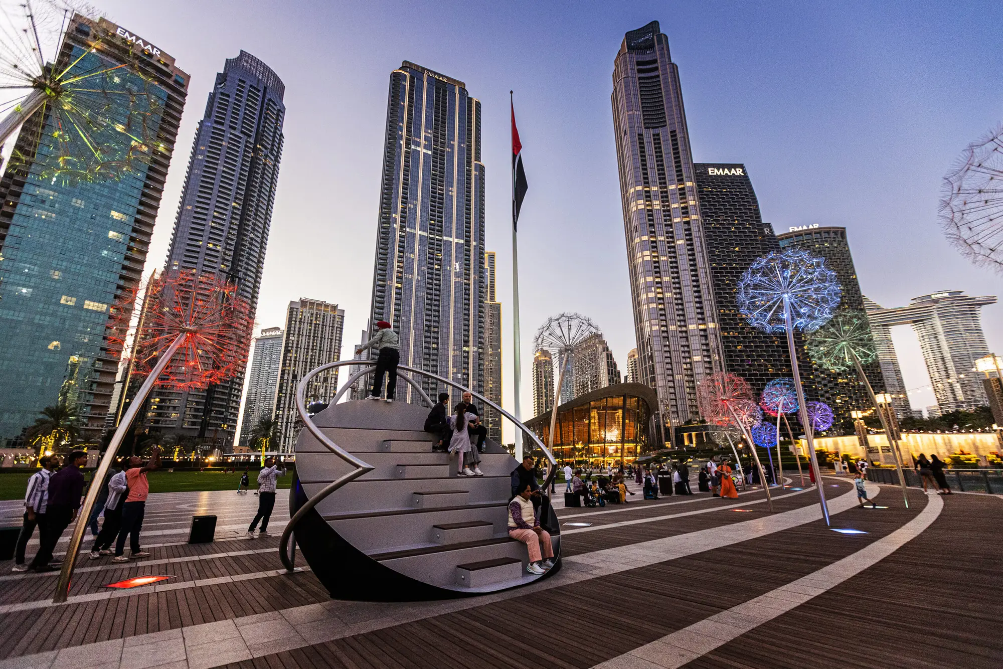 one lux stay in dubai grande signature residences