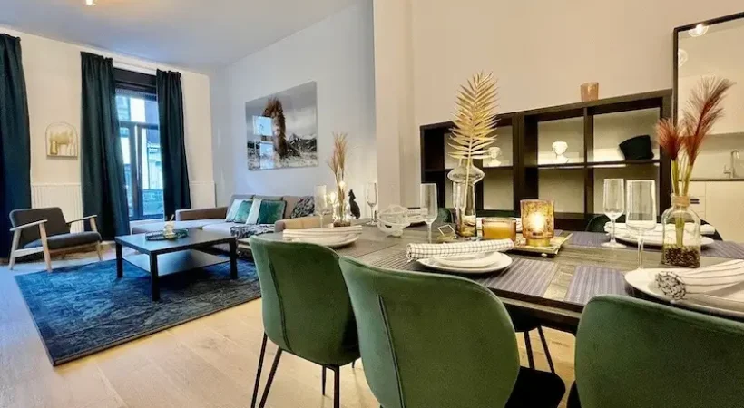 2-bedroom-2-bathroom-large-antwerp-fashion-district-kitchen-with-dining-