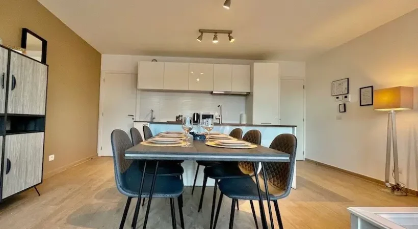 antwerp diamond district suite dining area