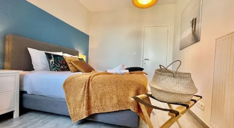 antwerp city centre apartment bedroom