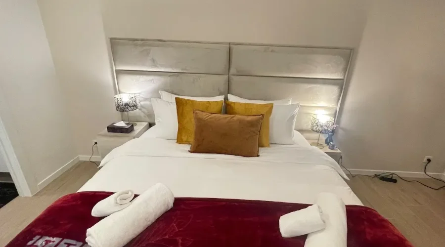 antwerp_central_signature_suites_bedroom