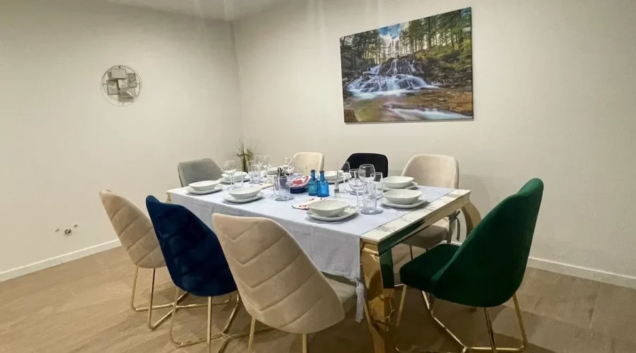 antwerp_central_signature_suites_dining_area