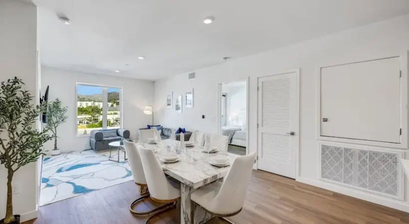 family-friendly-hollywood-suites-with-dining-facilities