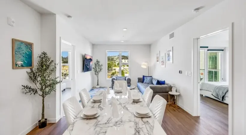 hollywood-la-extended-stay-suites-with-full-kitchen-and-dining