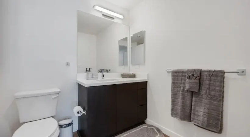 hollywood-la-suites-with-private-bathroom