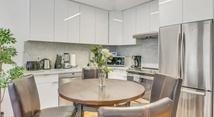 hwh suite dining area