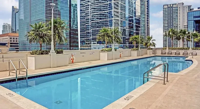 swimmingpool-brickell-bay-miami